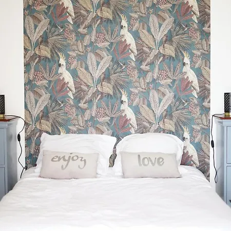 Les Volets Bleus Guest house